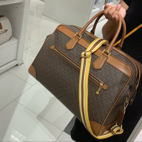 Last one 💘New MK ✈️large travel luggage 🧳 - Picture 2 of 7